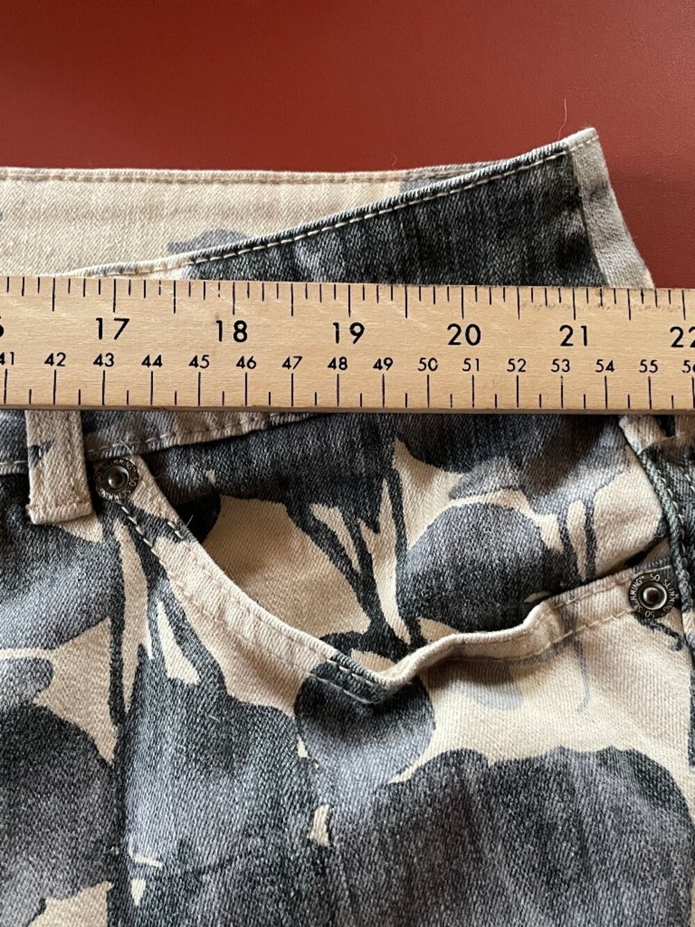 Chico's Stretch Denim Pants w/ Floral Print size 20/22 (Chico's 4) So Slimming - Picture 6 of 16